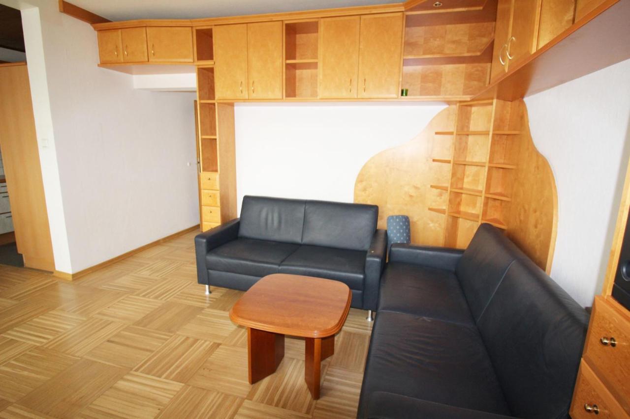 Geraeumige Ferienwohnung Im Zentrum Sankt Poelten Exterior photo