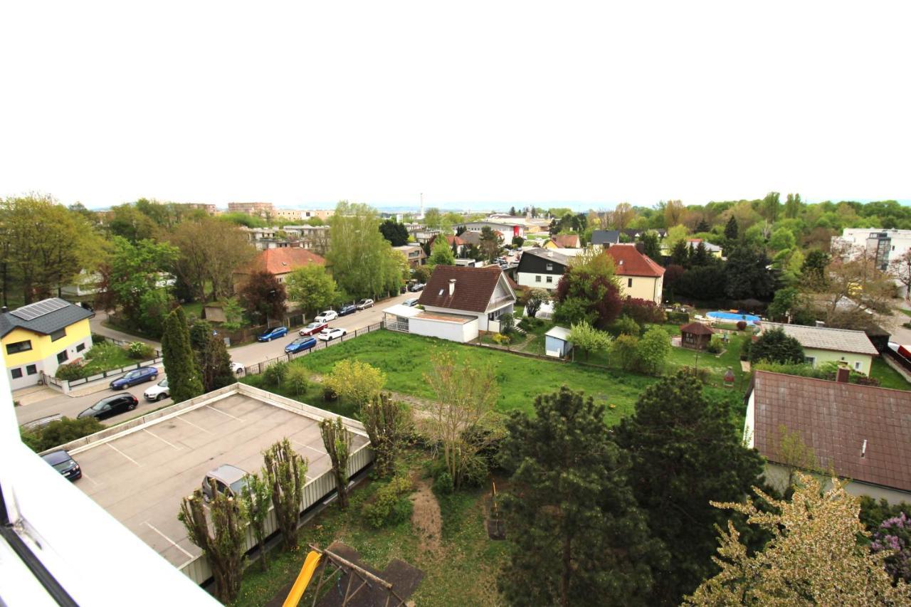 Geraeumige Ferienwohnung Im Zentrum Sankt Poelten Exterior photo